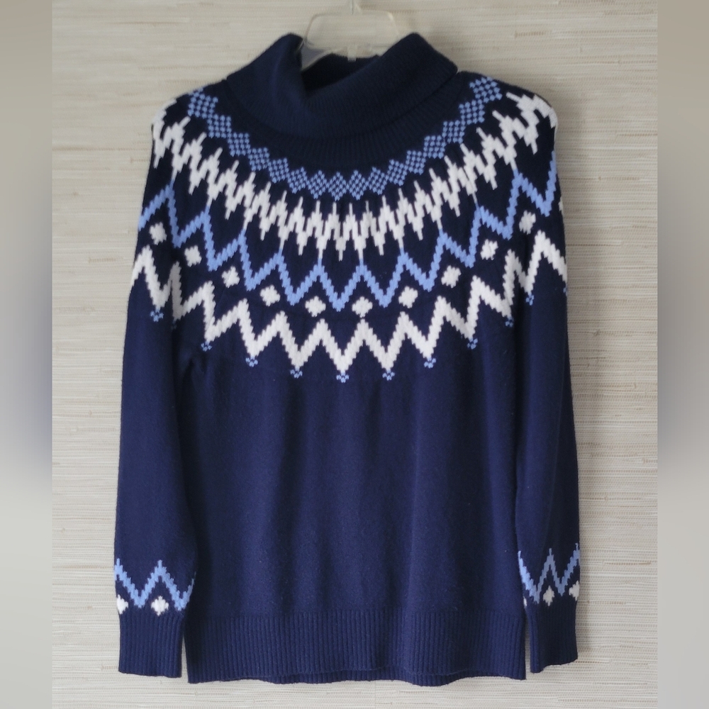 LOFT Navy Blue and White Women's Fair Isle Sweater
